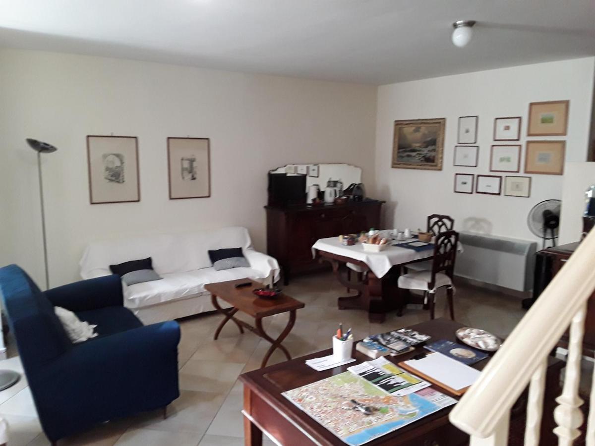 Casa Conte Bed and Breakfast Terracina Eksteriør billede